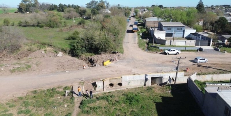 Álvarez: inauguran nuevo puente y pavimentan diez cuadras