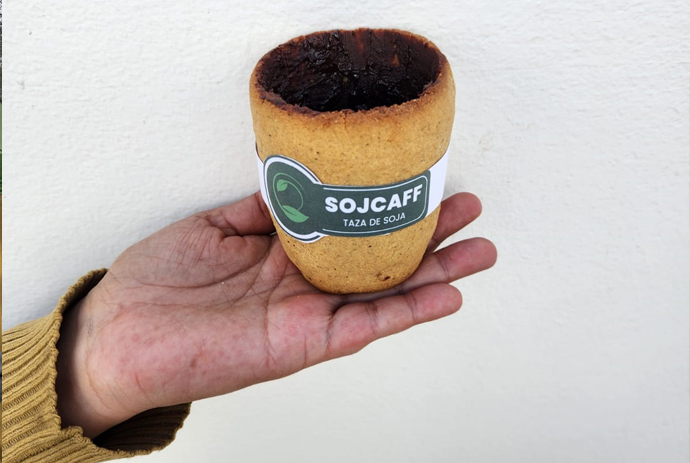 Cucuruchos y tazas de café comestibles: la innovación sostenible de una escuela de Las Petacas