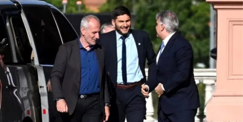 El gobernador Pullaro calificó de «buena» una reunión con Milei