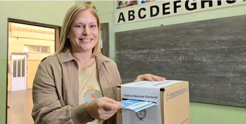 Gisela Scaglia votó en Gálvez y valoró la participación ciudadana
