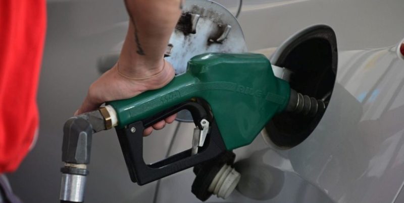 Por ahora, no aumentan: el Gobierno Nacional postergó la actualización del impuesto a los combustibles