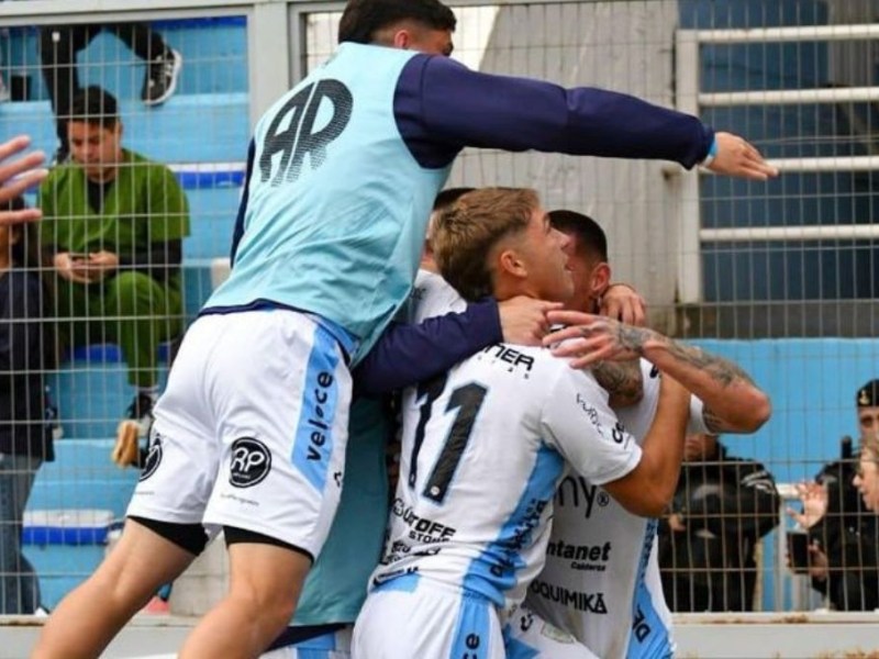 Acaricia la final: Atlético Rafaela goleó a Sportivo Belgrano y va por el ascenso