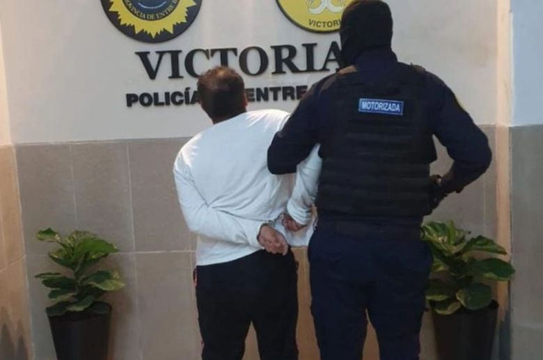Victoria: amenazó con un machete a un vecino, enfrentó a la policía con una motosierra y quedó detenido