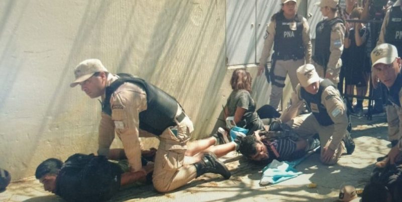 Cinco detenidos por desórdenes en la Plaza 25 de Mayo durante la visita de Milei