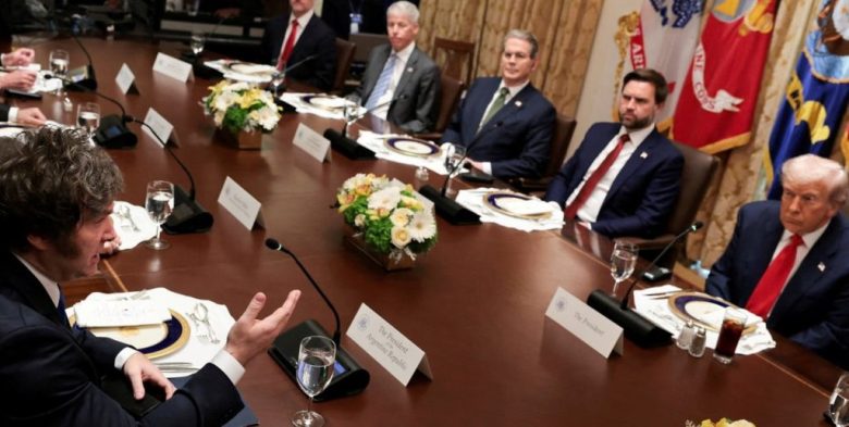 Dólar: los mercados, atentos a Washington y la dimensión política del vínculo Milei-Trump