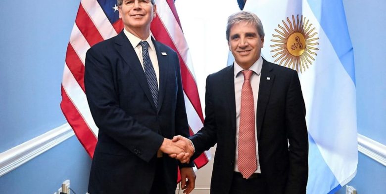 Argentina y EE.UU. firman acuerdo por U$S 20.000 millones para la estabilidad del dólar