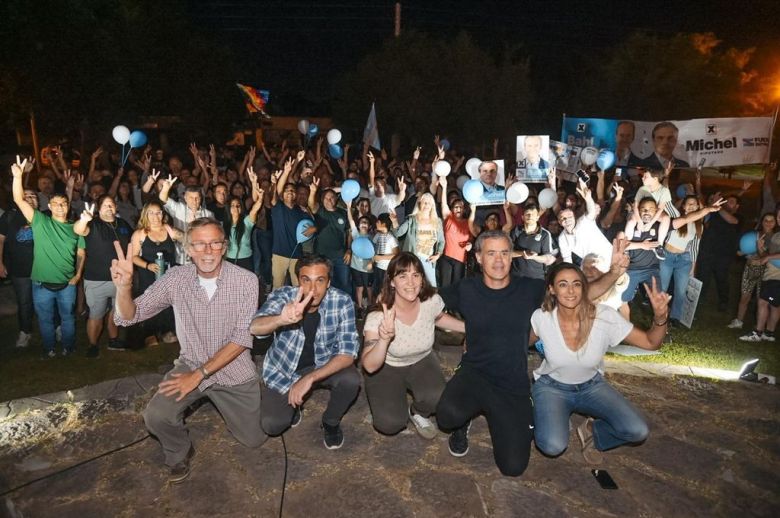 Michel y Biré encabezaron una caminata para cerrar la campaña en Gualeguaychú