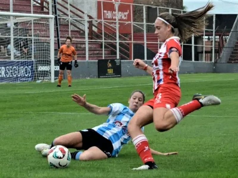 Unión se quedó con la primera final de la Copa Túnel en fútbol femenino