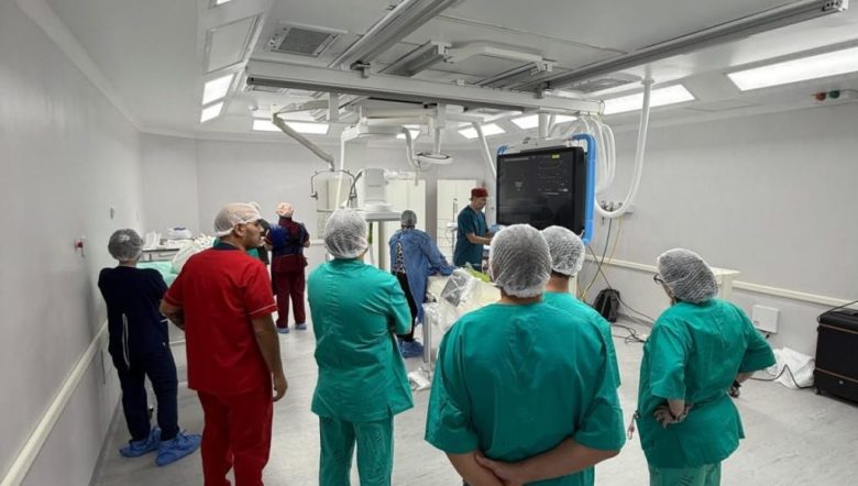 Cardiopatías congénitas: el Hospital Alassia concretó con éxito las dos primeras intervenciones con el nuevo angiógrafo