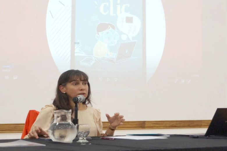 La docente de Villaguay, Andrea Díaz, expondrá sobre la IA en la escuela secundaria