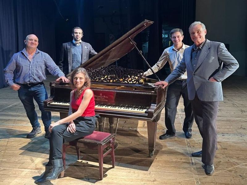 Un piano histórico volvió a sonar en una gala llena de emociones