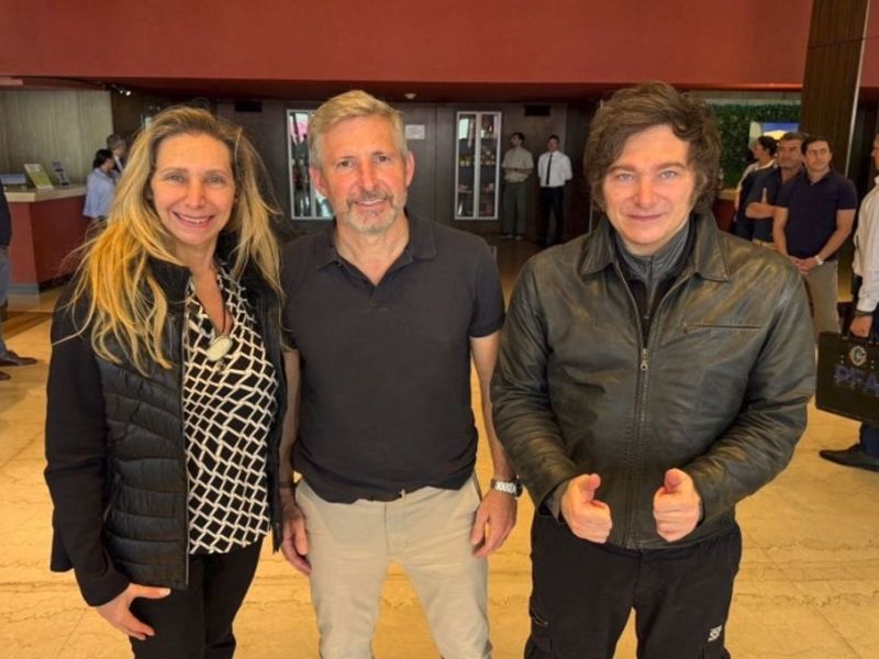 El gobernador Frigerio recibió a Milei y su hermana en Paraná
