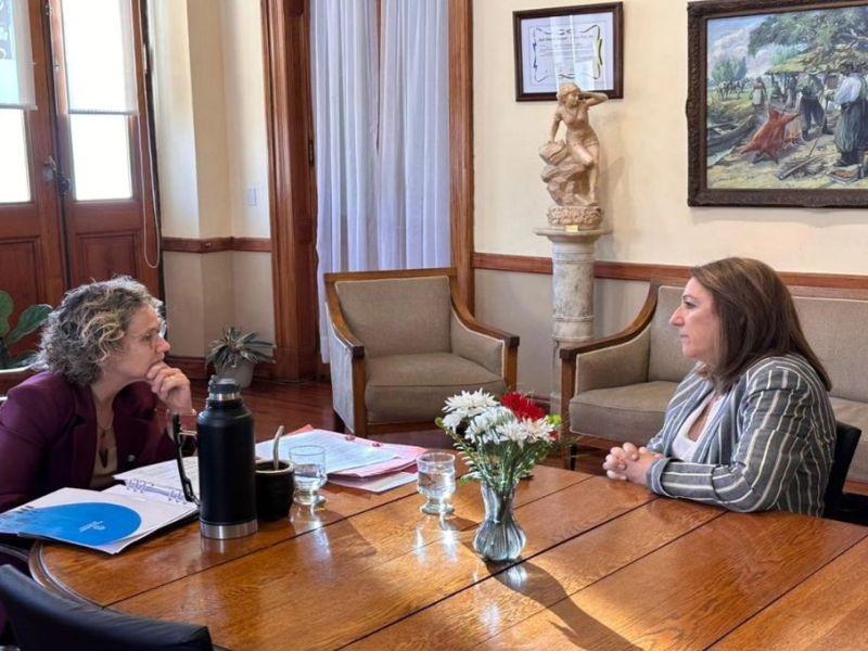 La intendenta de Victoria se reunió con la exintendenta de Rosario