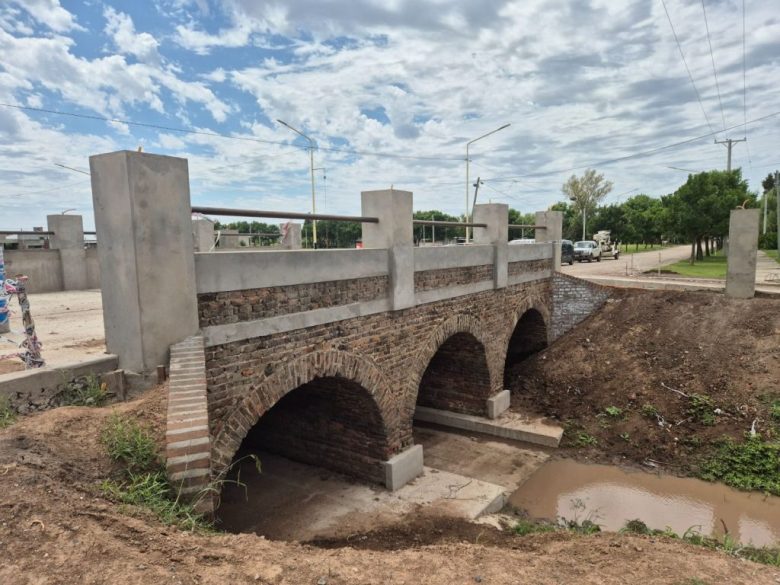 Recuperan un puente histórico en Salto Grande