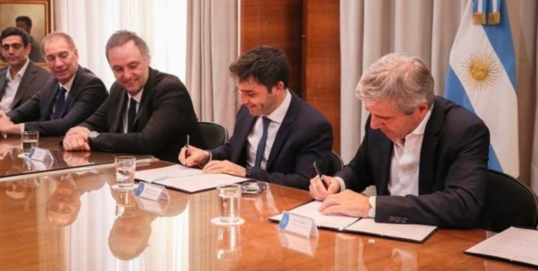 Nación y Chubut acuerdan eliminar retenciones a la exportación de petróleo crudo
