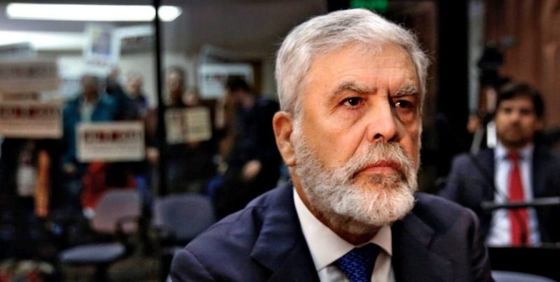 El exministro Julio De Vido se presentó en Comodoro Py para cumplir su condena