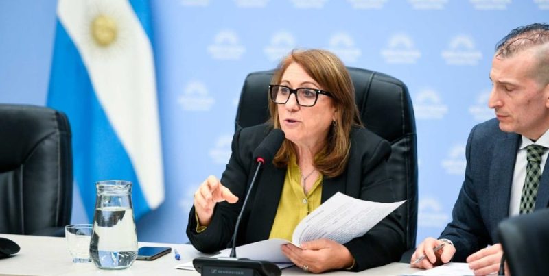 Comisión sobre fentanilo: ausencia de funcionarios
