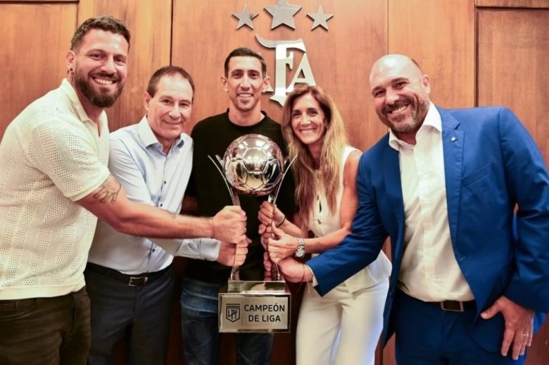 Rosario Central es Campeón de Liga: la AFA le otorgó un trofeo por ser el líder de la tabla anual