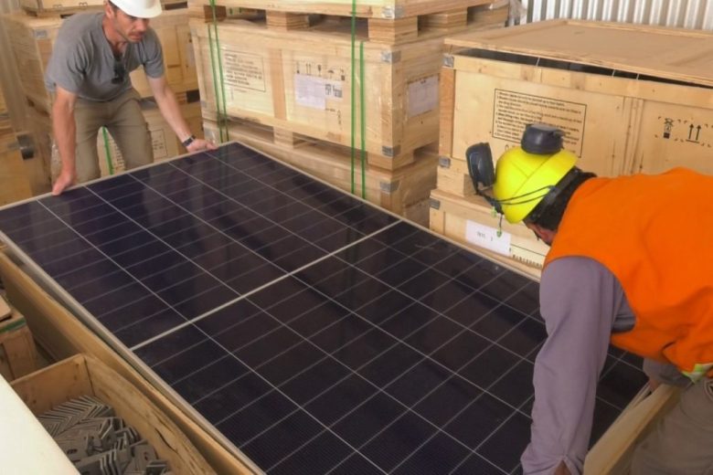 Paraná: avanzan con la instalación de estructuras fotovoltaicas en el Parque Industrial