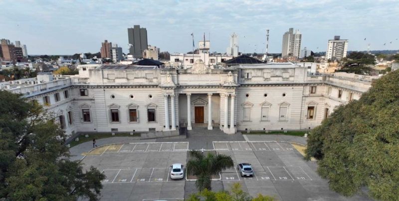 Suspendieron a un fiscal por falsa denuncia de robo de ruedas para cobrar seguro