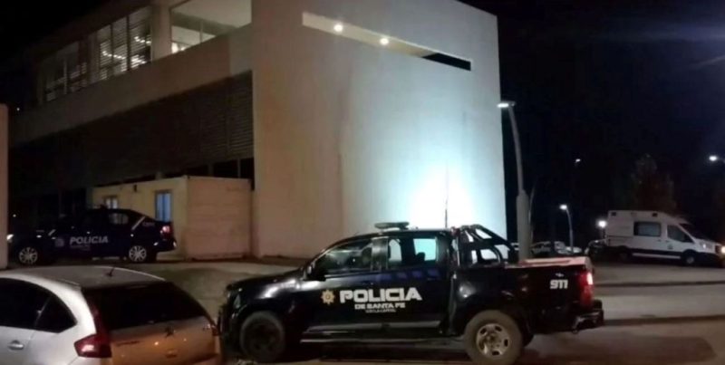Una mujer apuñaló a su pareja en el tórax durante una discusión en Santa Fe