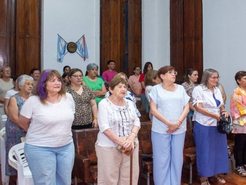 Se reconoció a enfermeras jubiladas de Victoria en su día