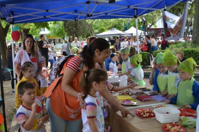 La Escuela San José celebró la 26ª edición de la Fiesta de la Fruta en Crespo