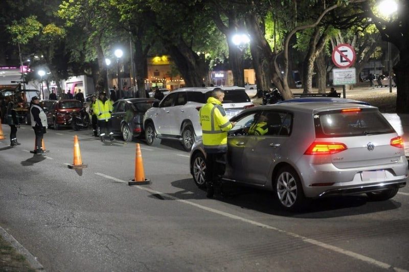 Rosario suma 10 mil multas en 2025 por el uso del celular al volante