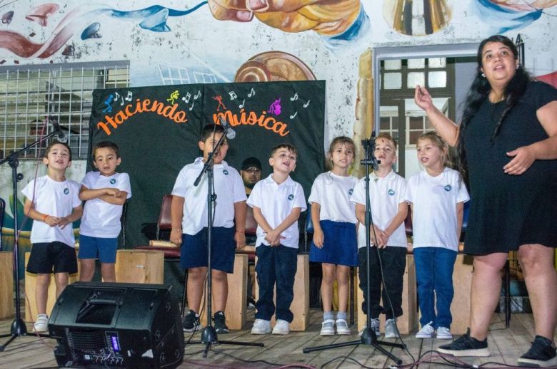La escuela municipal de música de Victoria realizó su muestra de fin de año