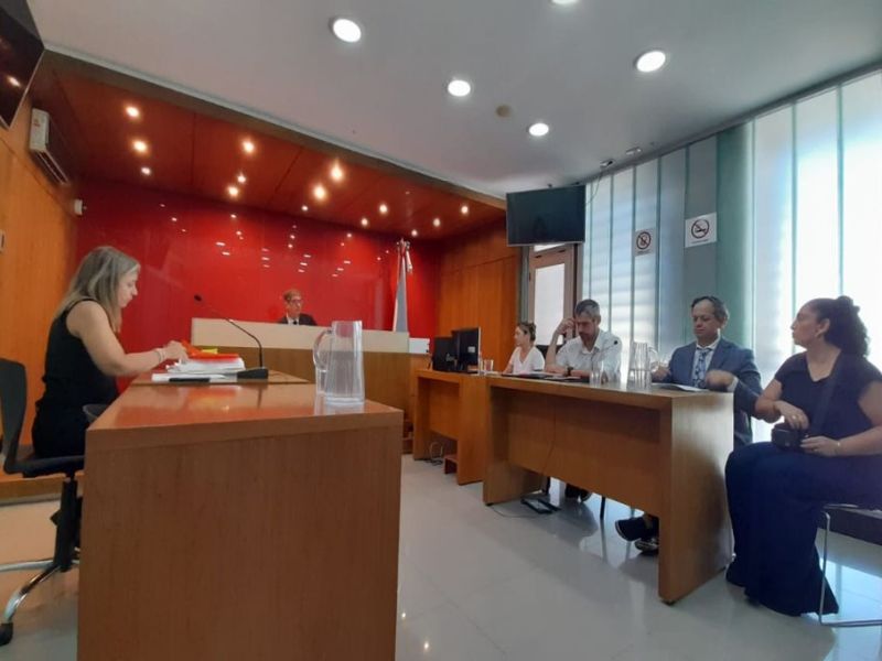 Sobreseen a una pareja acusada de sacar créditos con el nombre de un jubilado