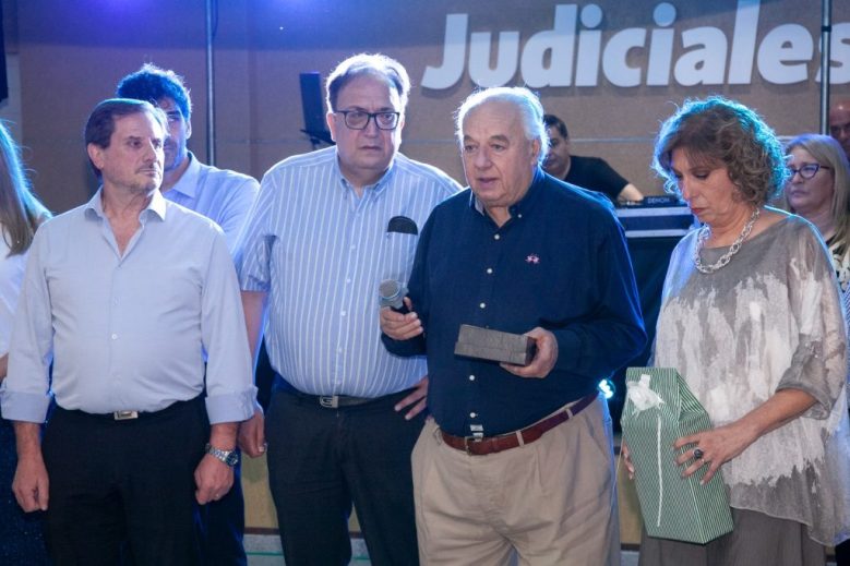 Reconocimiento a Rafael Gutiérrez en el Día del Judicial