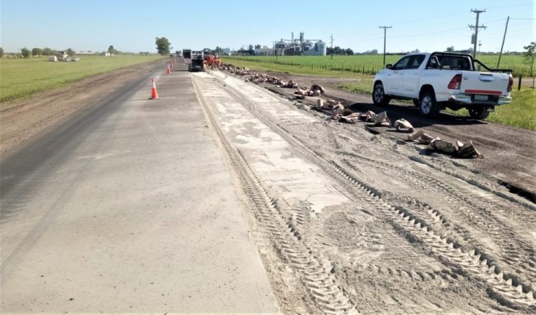 Vialidad Nacional avanza con las reparaciones de la calzada de la Ruta 11, desde Gobernador Crespo hacia La Criolla