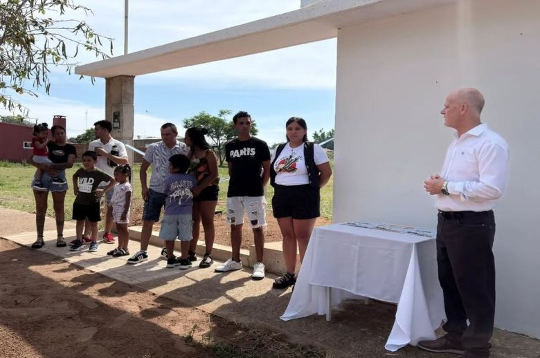 El municipio de Santa Ana entregó viviendas sociales a vecinos