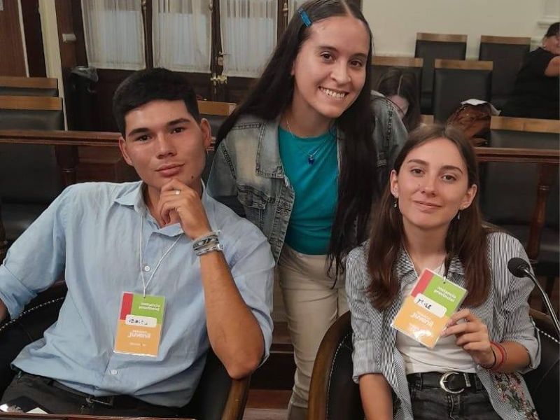 Estudiantes presentaron un proyecto sobre lengua de señas en el Senado Juvenil