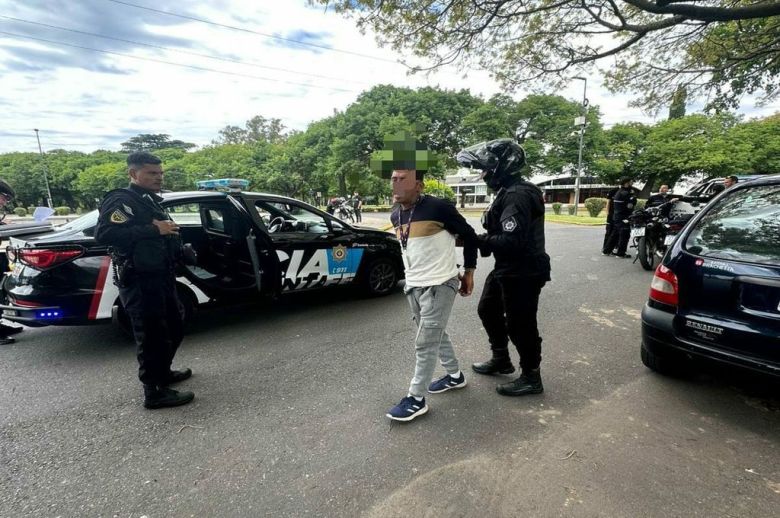 Detuvieron a un cuidacoches que estaba en libertad condicional