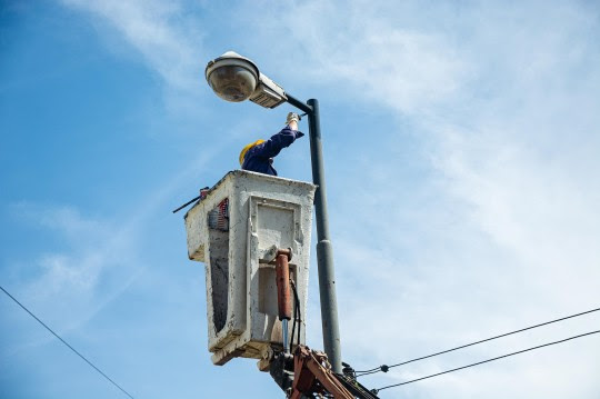 Comenzó a operar el nuevo servicio de mantenimiento del alumbrado en Rosario