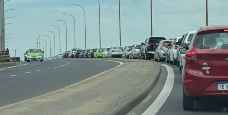 Un colectivo varado generó importantes demoras en el ingreso a Santa Fe