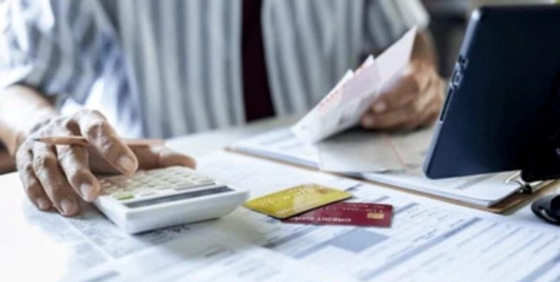 El aguinaldo prioriza el pago de deudas: la inflación frena el consumo en el cierre de año