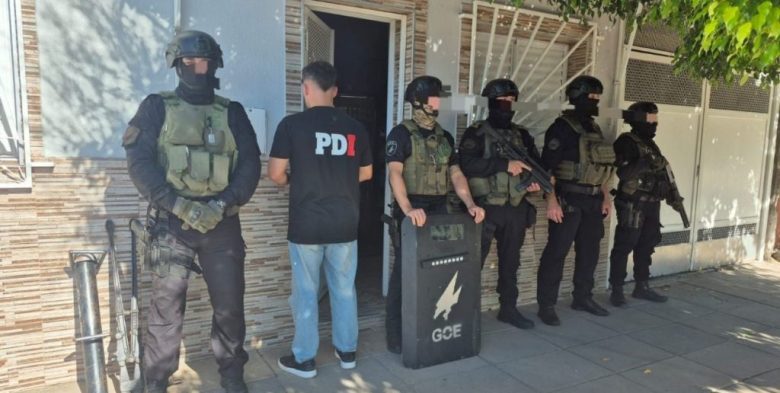 La PDI detuvo a dos personas por el robo de 80 mil dólares en la capital santafesina