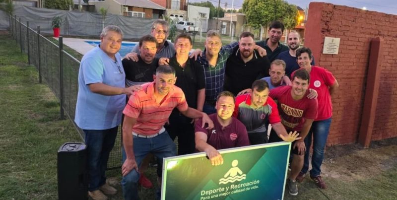 Esperanza: Pirola inauguró el 16º natatorio del programa Deporte y Recreación