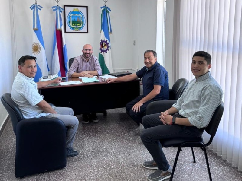 Rincón de Nogoyá y Santa Anita coordinan esfuerzos para mejorar caminos rurales
