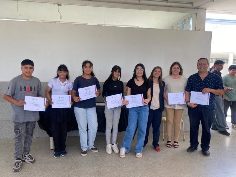 Lectura, creatividad y aprendizaje: la Escuela de Educación Técnico Profesional Nº 481 «Esteban Echeverría» de Santa Fe fue ganadora del programa RE.VER