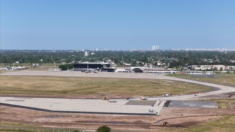 Provincia inaugura la nueva pista del Aeropuerto de Rosario con música en vivo, sorteos de pasajes internacionales y visitas guiadas