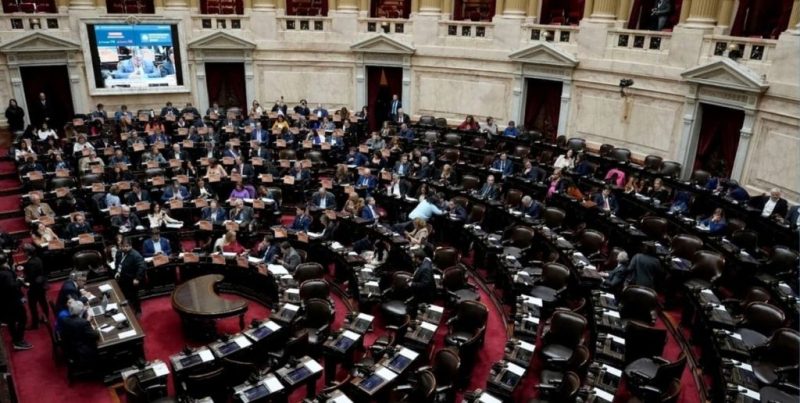 Juraron 127 diputados nacionales electos, ante la presencia del presidente Milei