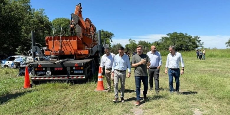 Comenzó la compactación de vehículos secuestrados en el depósito policial del departamento San Justo