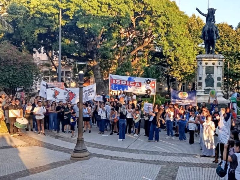 Reclamo de la comunidad educativa por el posible cierre de carreras