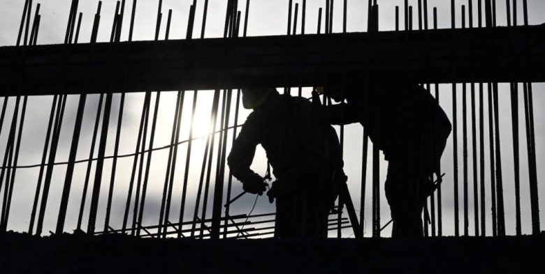 Reforma laboral: informalidad, empleo joven y cambios en la organización del trabajo, ejes del debate