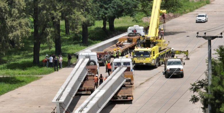 Obra histórica: arribaron las primeras vigas para el nuevo Puente Santa Fe-Santo Tomé