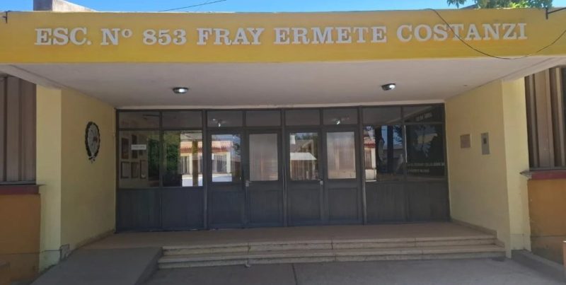 Vandalismo en la Escuela 853 de San Javier: destrozaron puertas y ventanas