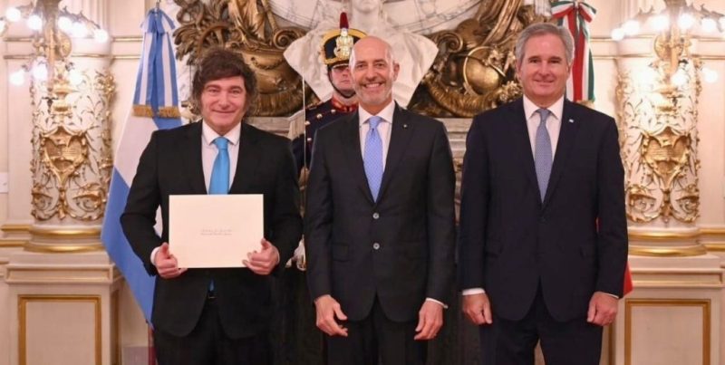 Milei recibió las cartas credenciales del nuevo embajador de Italia en la Casa Rosada